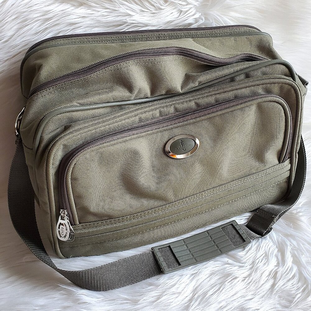 Atlantic Vintage Olive Green Traveler Garment Expandable Carry On Duffle Bag